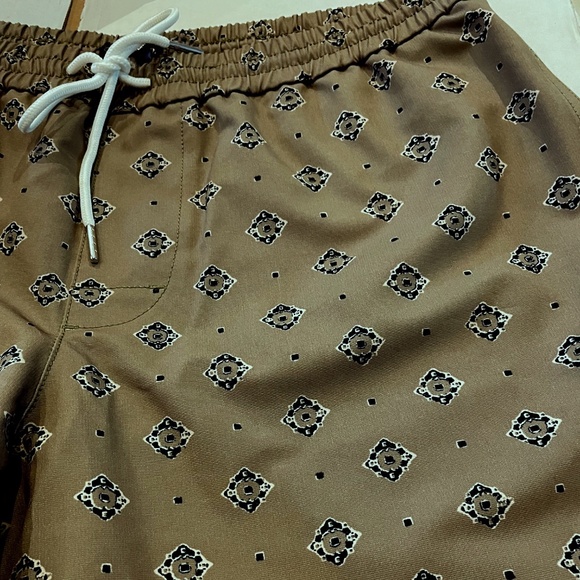 Bo Swim Medallion-Print 6.9” Swim Trunk - Brand New - NEVER WORN - DULL OLIVE** - Picture 7 of 9